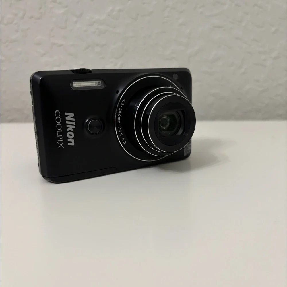 Nikon COOLPIX S6900 Black Digital Camera